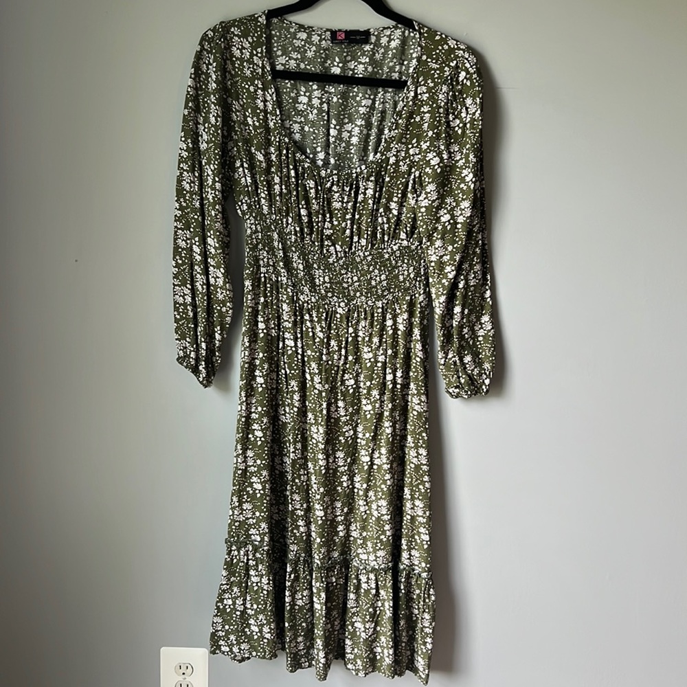 Medium cinched waist midi dress